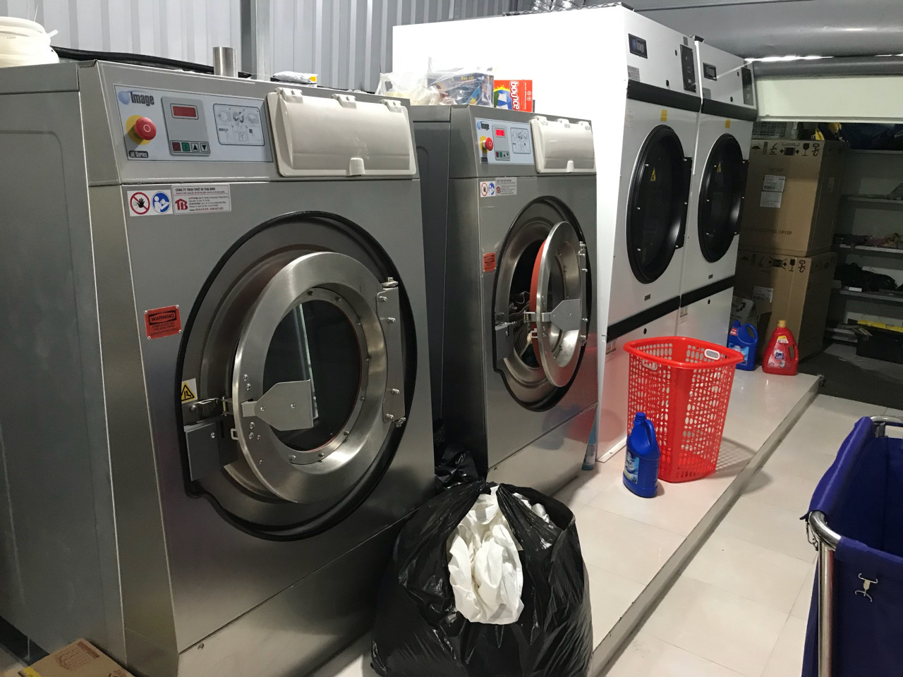 Thiết kế của máy giặt vắt công nghiệp Image HE-60